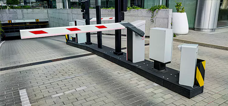 Custom Gate Design & Integration Dumont
